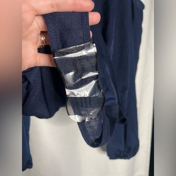 August Mist Cold Shoulder Navy Blue Surplice Bodysuit Small - Picture 8 of 11